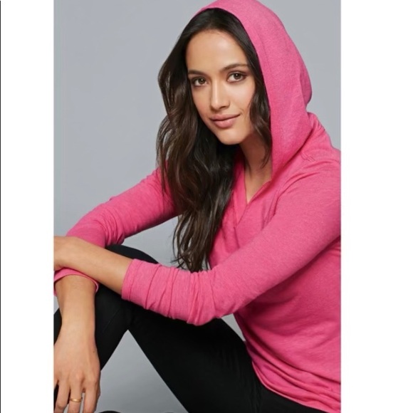 Layering Must Have • Soft V-Neck Charcoal Hoodie - Picture 5 of 5